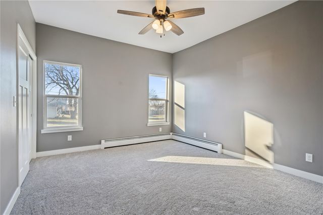 809 Jefferson Avenue, Lowden, IA 52255