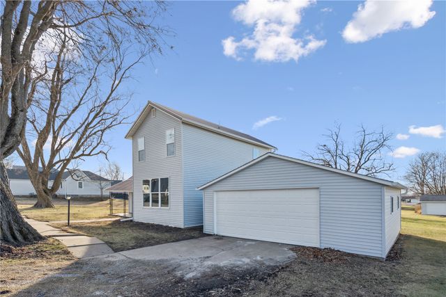 809 Jefferson Avenue, Lowden, IA 52255