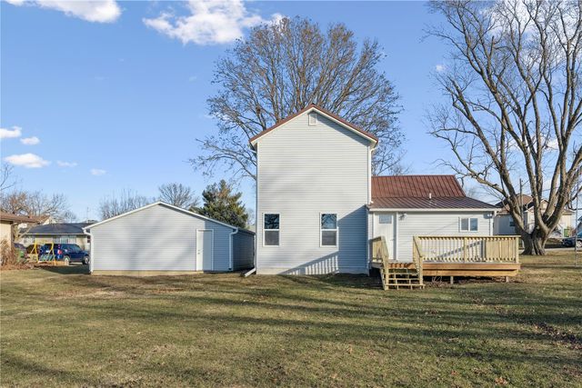 809 Jefferson Avenue, Lowden, IA 52255
