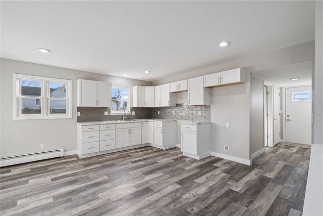 809 Jefferson Avenue, Lowden, IA 52255