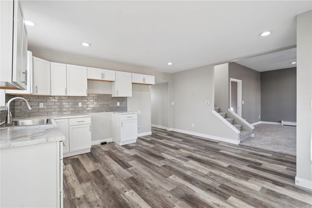 809 Jefferson Avenue, Lowden, IA 52255