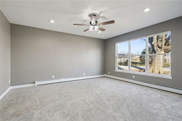 809 Jefferson Avenue, Lowden, IA 52255