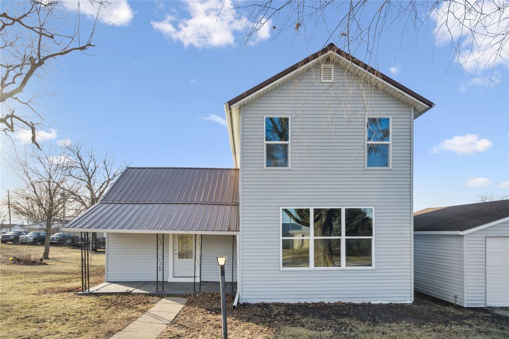 809 Jefferson Avenue, Lowden, IA 52255