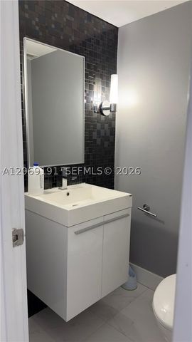 300 Bayview Dr 1102, Sunny Isles Beach, FL 33160