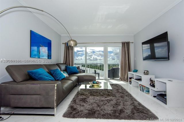 300 Bayview Dr 1102, Sunny Isles Beach, FL 33160