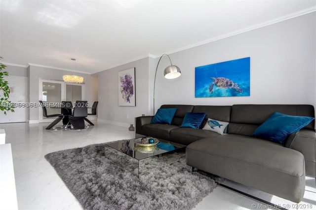 300 Bayview Dr 1102, Sunny Isles Beach, FL 33160