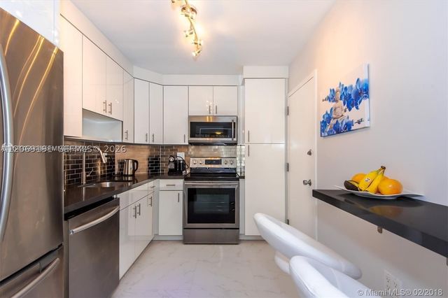 300 Bayview Dr 1102, Sunny Isles Beach, FL 33160