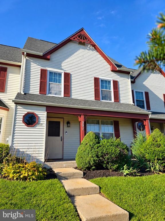307 KNOLL DR, BLACKWOOD, NJ 08012 — exterior