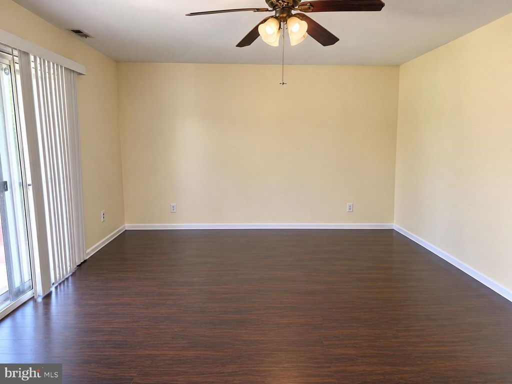 307 KNOLL DR, BLACKWOOD, NJ 08012 — photo 2