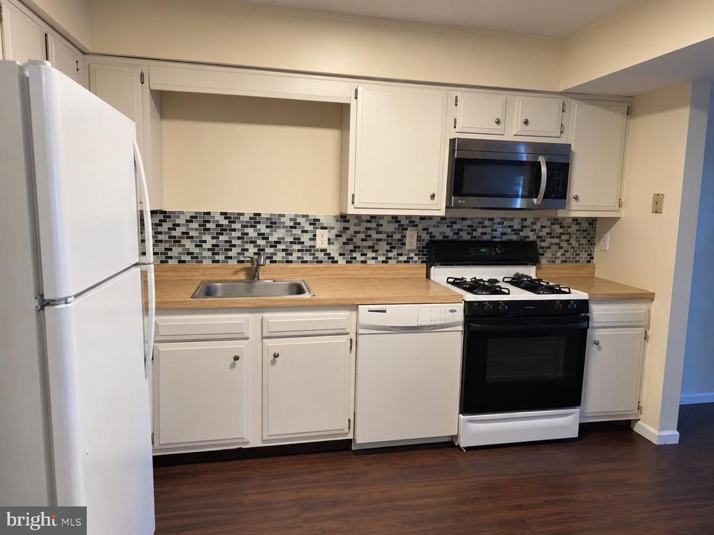 307 KNOLL DR, BLACKWOOD, NJ 08012 — photo 5