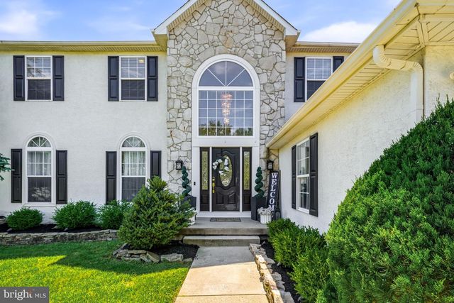 8 AUSTIN RD, Marlton, NJ 08053