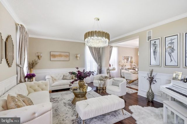 8 AUSTIN RD, Marlton, NJ 08053