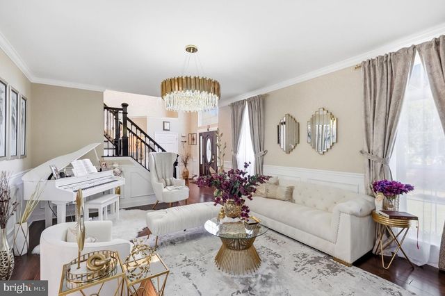 8 AUSTIN RD, Marlton, NJ 08053