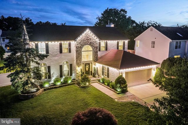 8 AUSTIN RD, Marlton, NJ 08053
