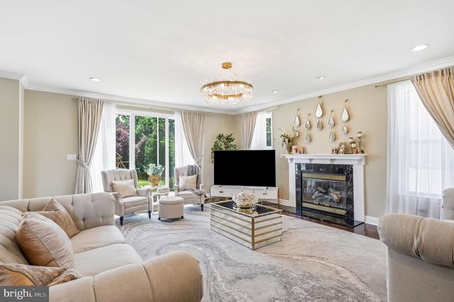 8 AUSTIN RD, Marlton, NJ 08053
