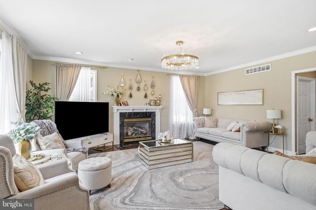 8 AUSTIN RD, Marlton, NJ 08053