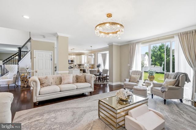 8 AUSTIN RD, Marlton, NJ 08053
