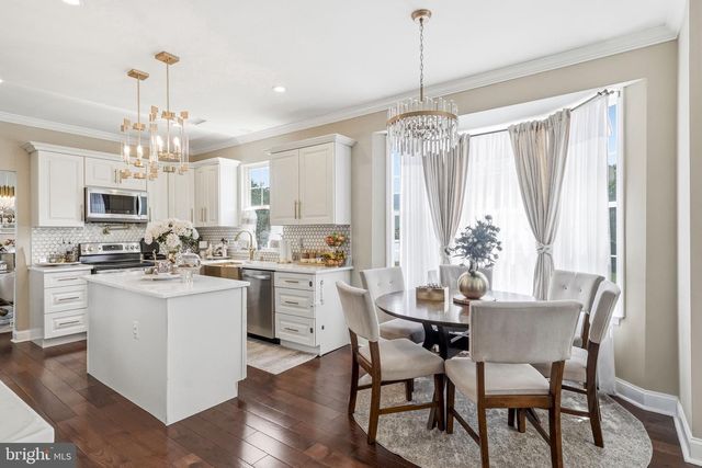 8 AUSTIN RD, Marlton, NJ 08053