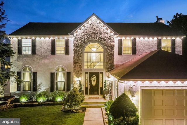 8 AUSTIN RD, Marlton, NJ 08053