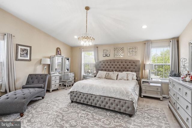 8 AUSTIN RD, Marlton, NJ 08053