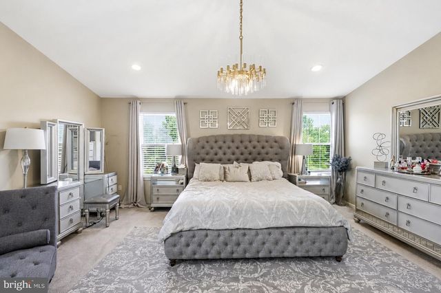 8 AUSTIN RD, Marlton, NJ 08053
