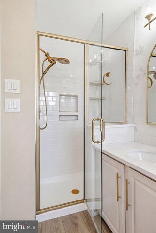 8 AUSTIN RD, Marlton, NJ 08053