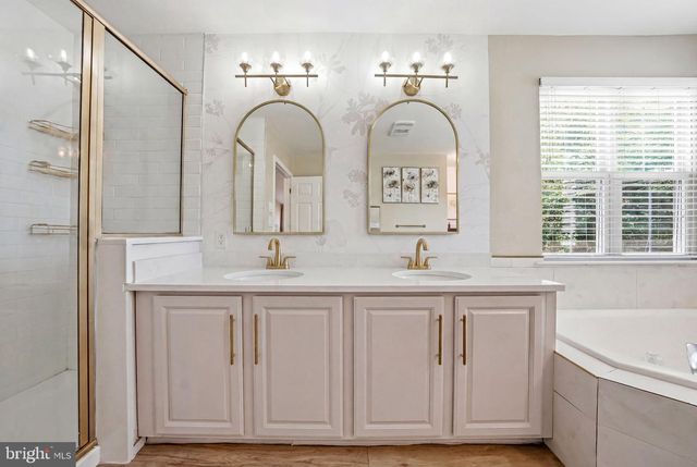 8 AUSTIN RD, Marlton, NJ 08053