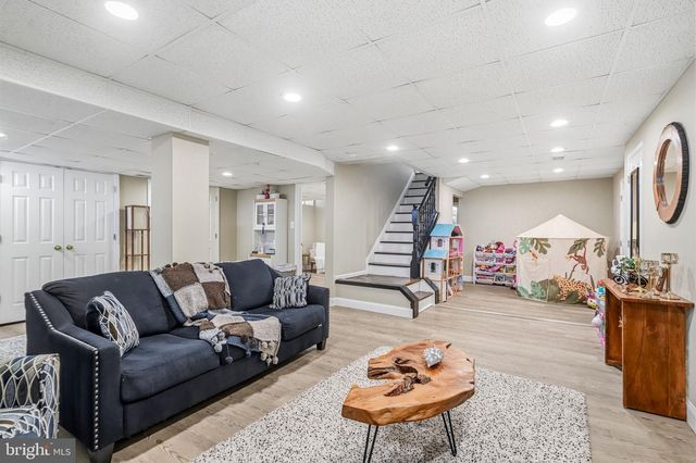 8 AUSTIN RD, Marlton, NJ 08053
