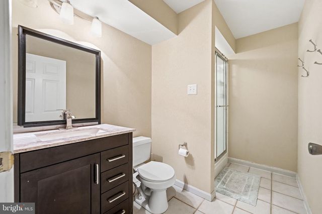 8 AUSTIN RD, Marlton, NJ 08053