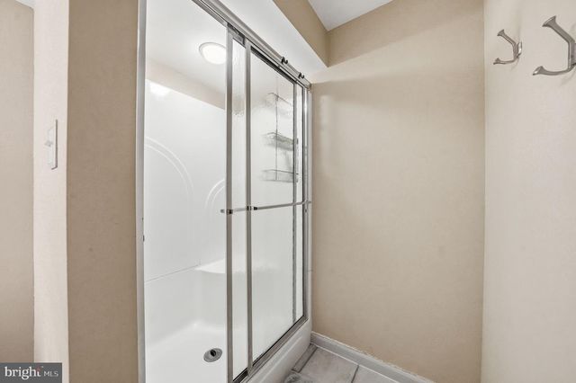 8 AUSTIN RD, Marlton, NJ 08053