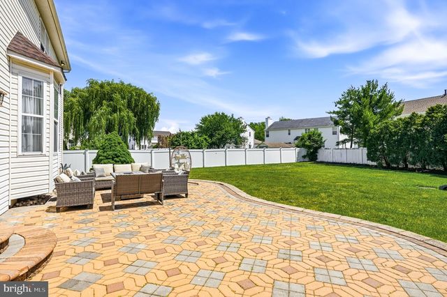 8 AUSTIN RD, Marlton, NJ 08053
