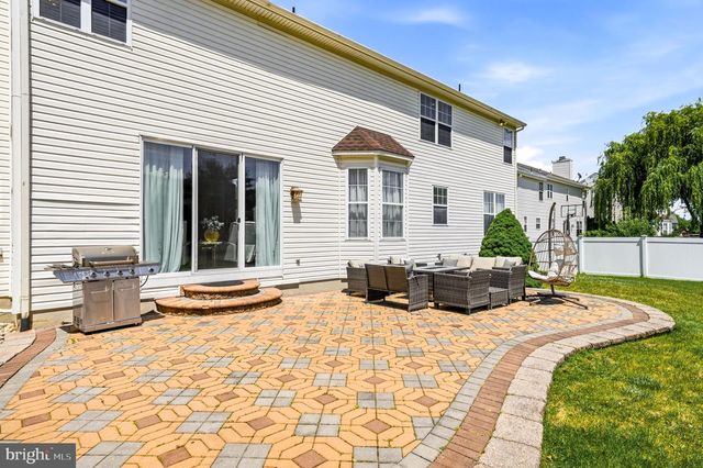 8 AUSTIN RD, Marlton, NJ 08053