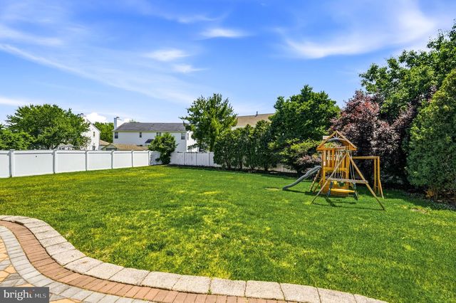8 AUSTIN RD, Marlton, NJ 08053