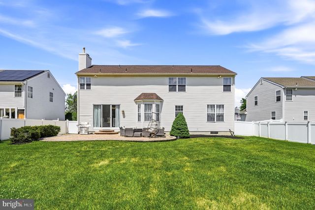 8 AUSTIN RD, Marlton, NJ 08053