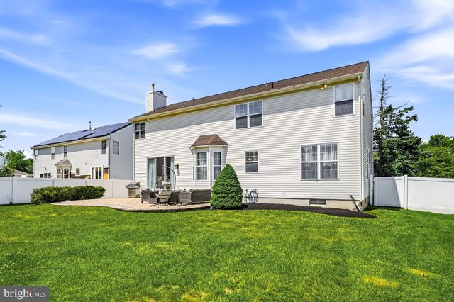 8 AUSTIN RD, Marlton, NJ 08053