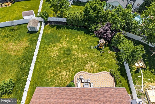 8 AUSTIN RD, Marlton, NJ 08053