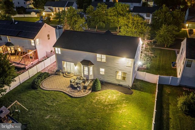 8 AUSTIN RD, Marlton, NJ 08053