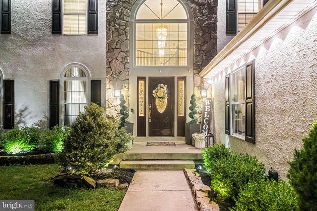 8 AUSTIN RD, Marlton, NJ 08053