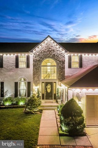 8 AUSTIN RD, Marlton, NJ 08053