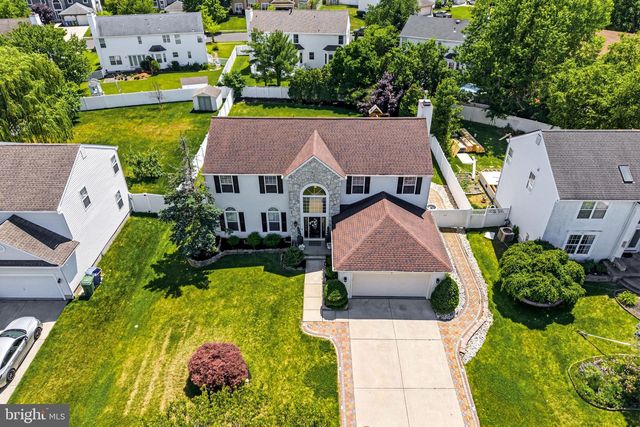 8 AUSTIN RD, Marlton, NJ 08053