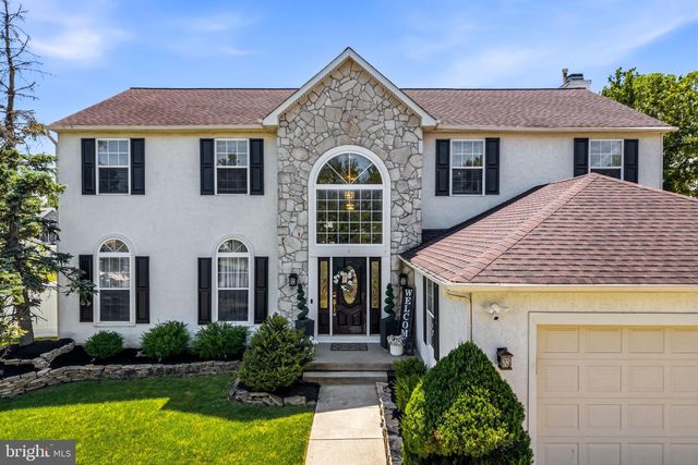 8 AUSTIN RD, Marlton, NJ 08053