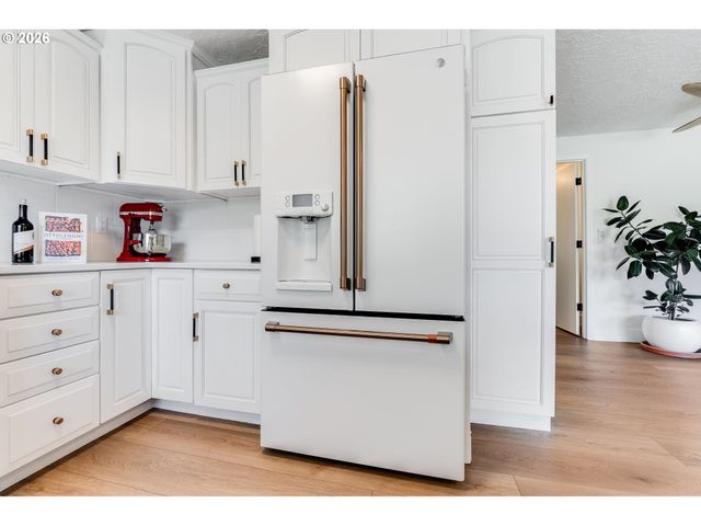 30545 Sw LADD HILL Rd, Sherwood, OR 97140