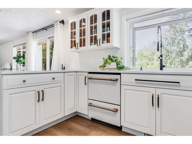 30545 Sw LADD HILL Rd, Sherwood, OR 97140