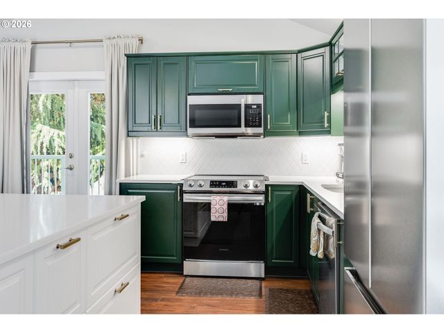 30545 Sw LADD HILL Rd, Sherwood, OR 97140