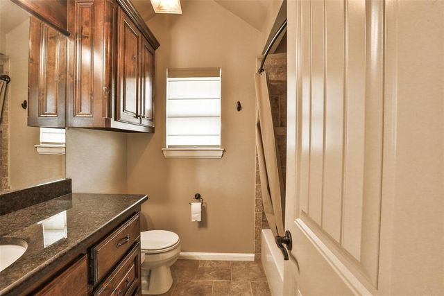 821 SE 7th Court, Moore, OK 73160