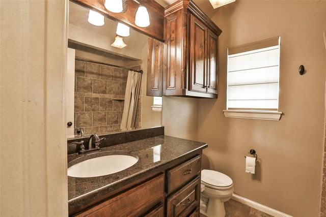 821 SE 7th Court, Moore, OK 73160