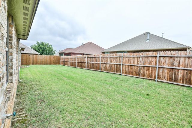 821 SE 7th Court, Moore, OK 73160