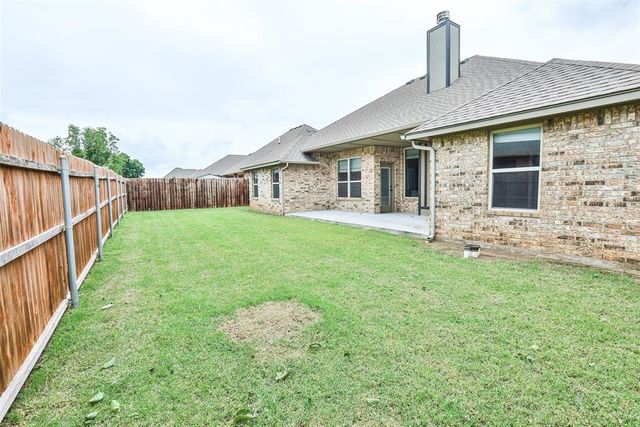 821 SE 7th Court, Moore, OK 73160
