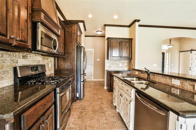 821 SE 7th Court, Moore, OK 73160