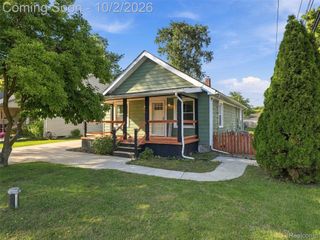 120 Oriole Street, Commerce Charter Township, MI 48382